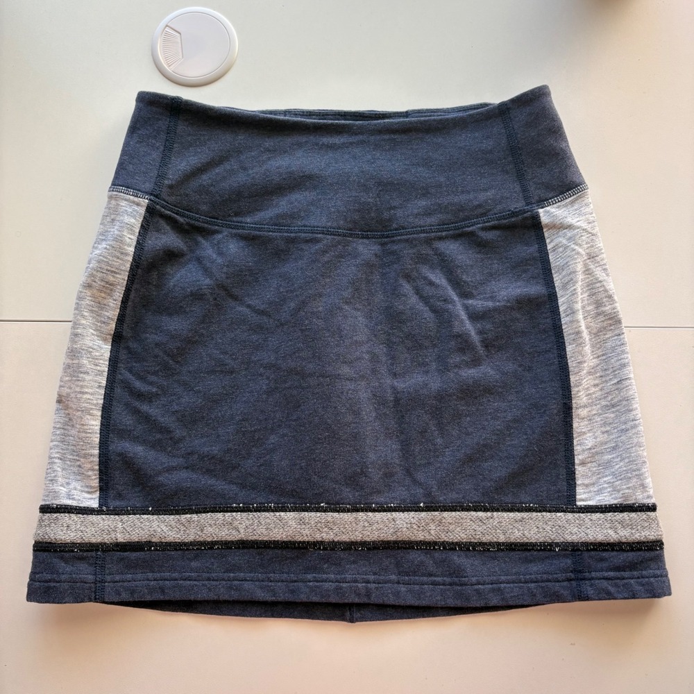 Lululemon Athletic Mini Skirt Womens 4 Navy Blue Grey‎ Colorblock Sporty Skort